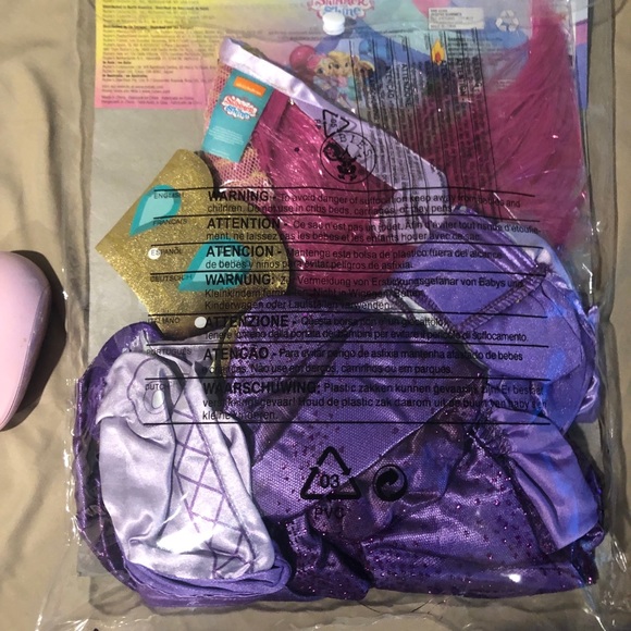 Shimmer & Shine “Shimmer” Girls/Toddler Costume - Picture 3 of 3